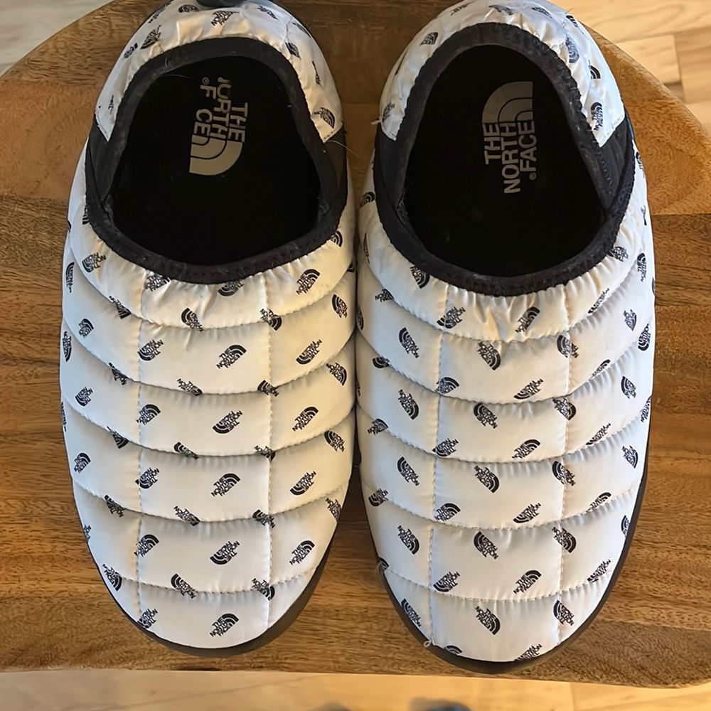 North face Traction Mules- women’s size 9